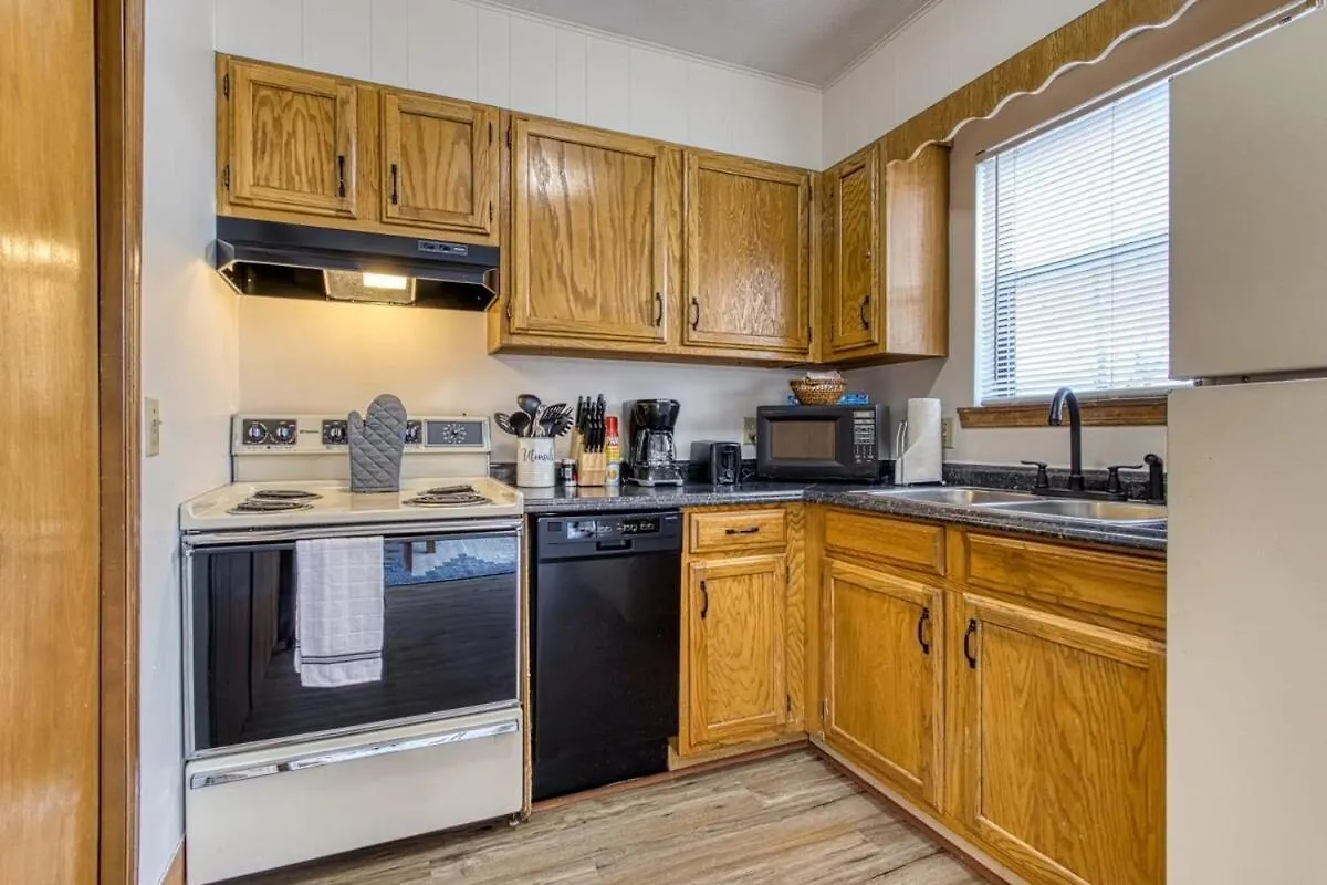 Holiday home Pinecrest Townhomes-1king 2bunk Unit- Updated *