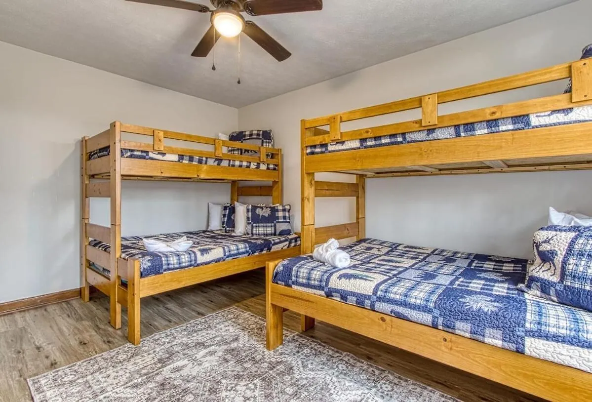 Pinecrest Townhomes-1king 2bunk Unit- Updated