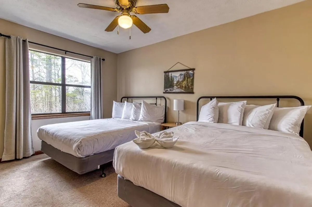 Pinecrest Townhomes-1king-2queen Unit-updated Pigeon Forge