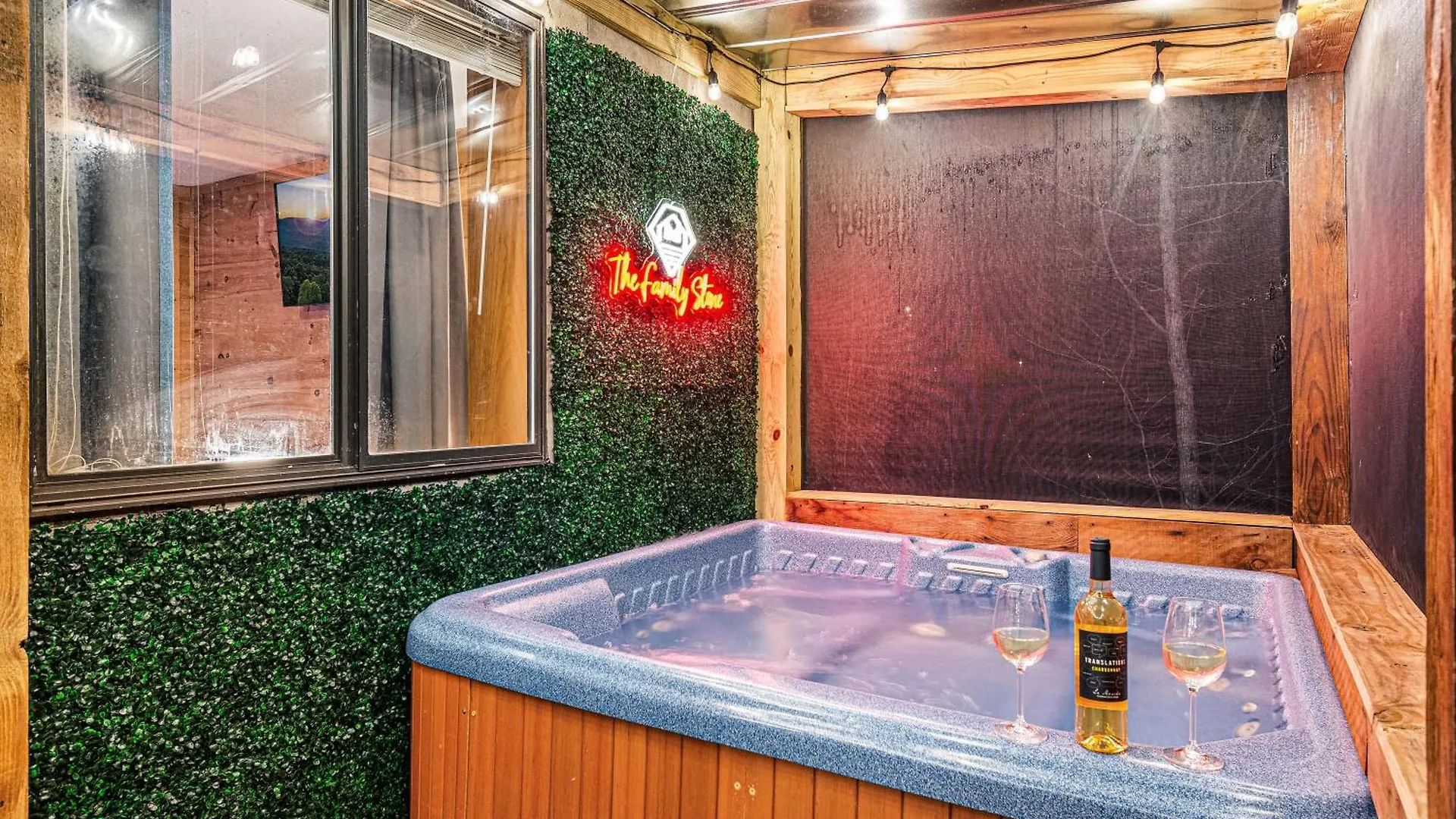The Family Stone Luxe Sleeps 12 Hot Tub Dogfriendly Dollywood Pigeon Forge