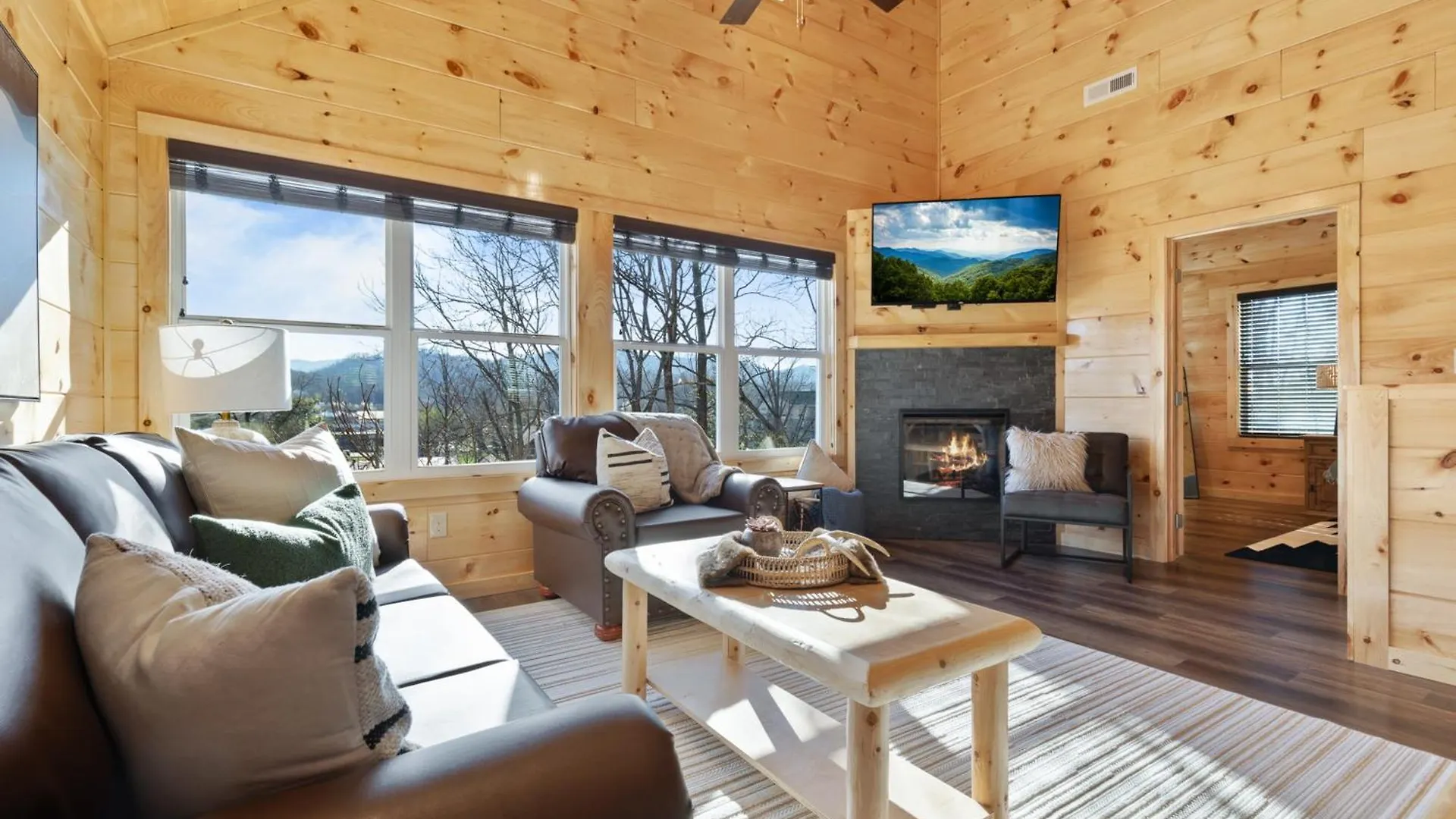 Parkway Paradise W/ Private Hot Tub Apartmán