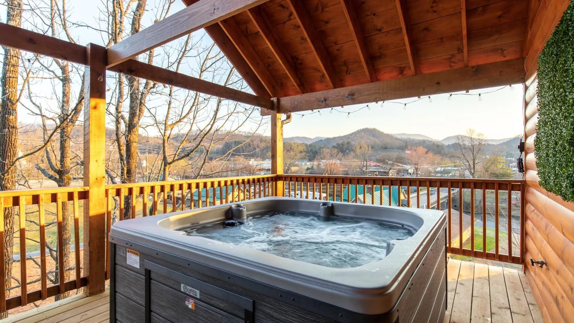 Parkway Paradise W/ Private Hot Tub *