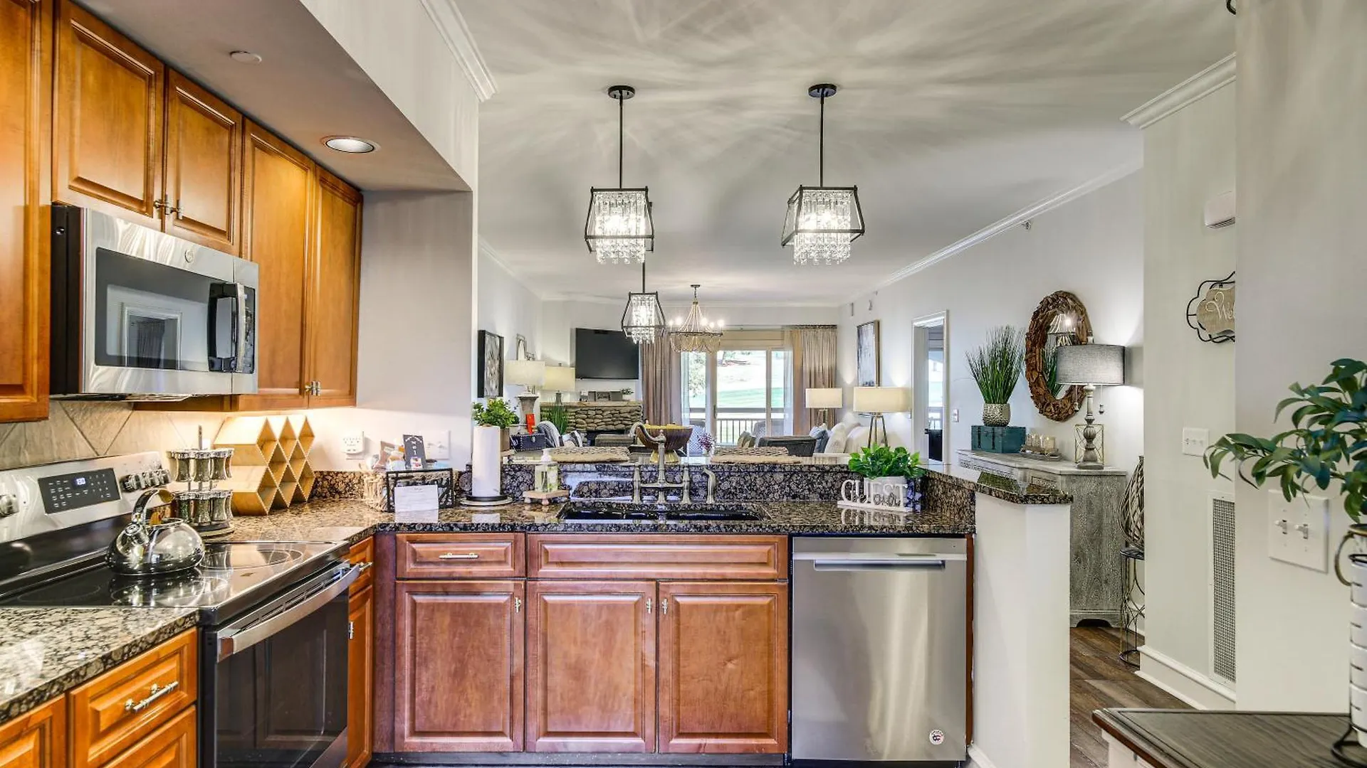 Elegant With Golf Course View! *