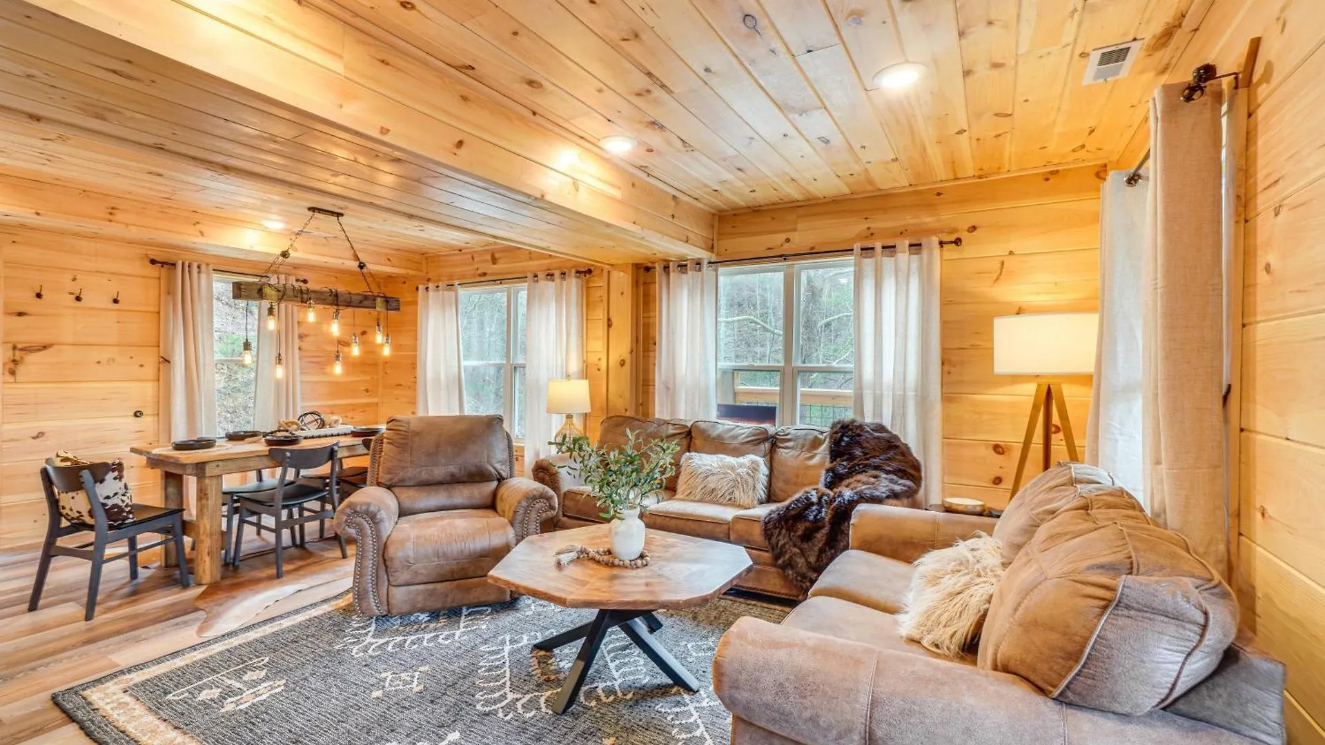 Cozy Sevierville Cabin With Hot Tub And Game Room! * Pigeon Forge