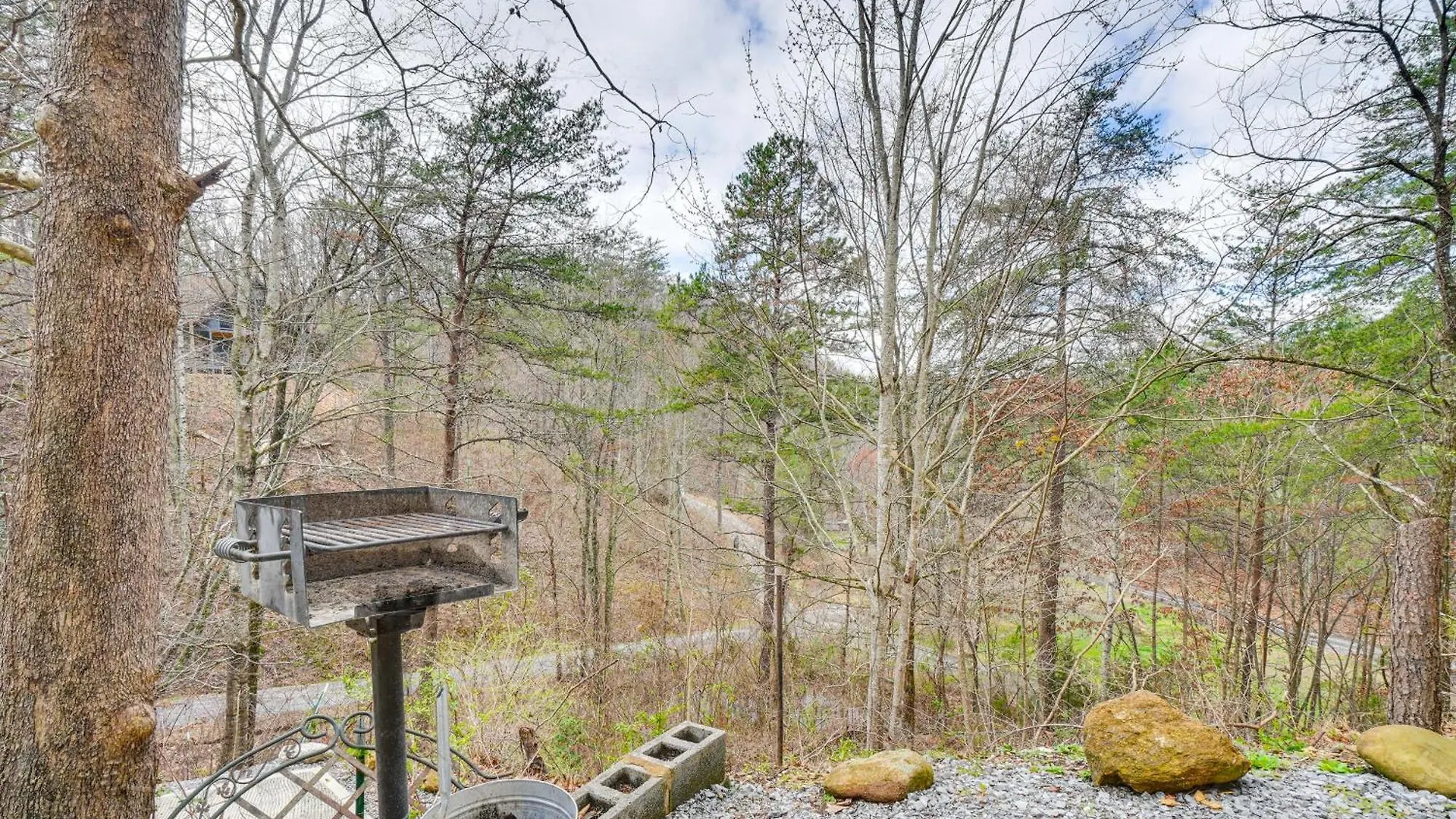 Holiday home Cozy Sevierville Cabin With Hot Tub And Game Room!