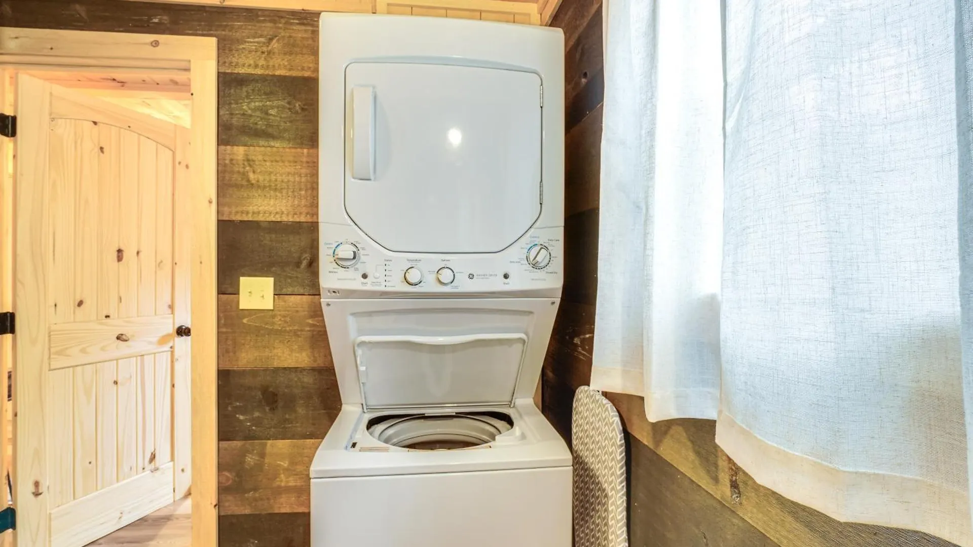 Holiday home Cozy Sevierville Cabin With Hot Tub And Game Room!