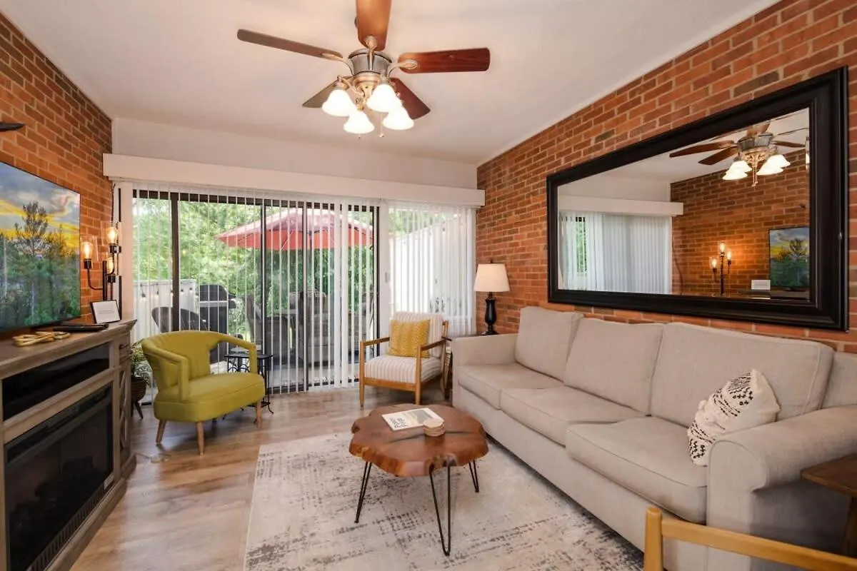 Apartment Close 2 Dollywood~rustic~sleeps 6~family Fun Pigeon Forge