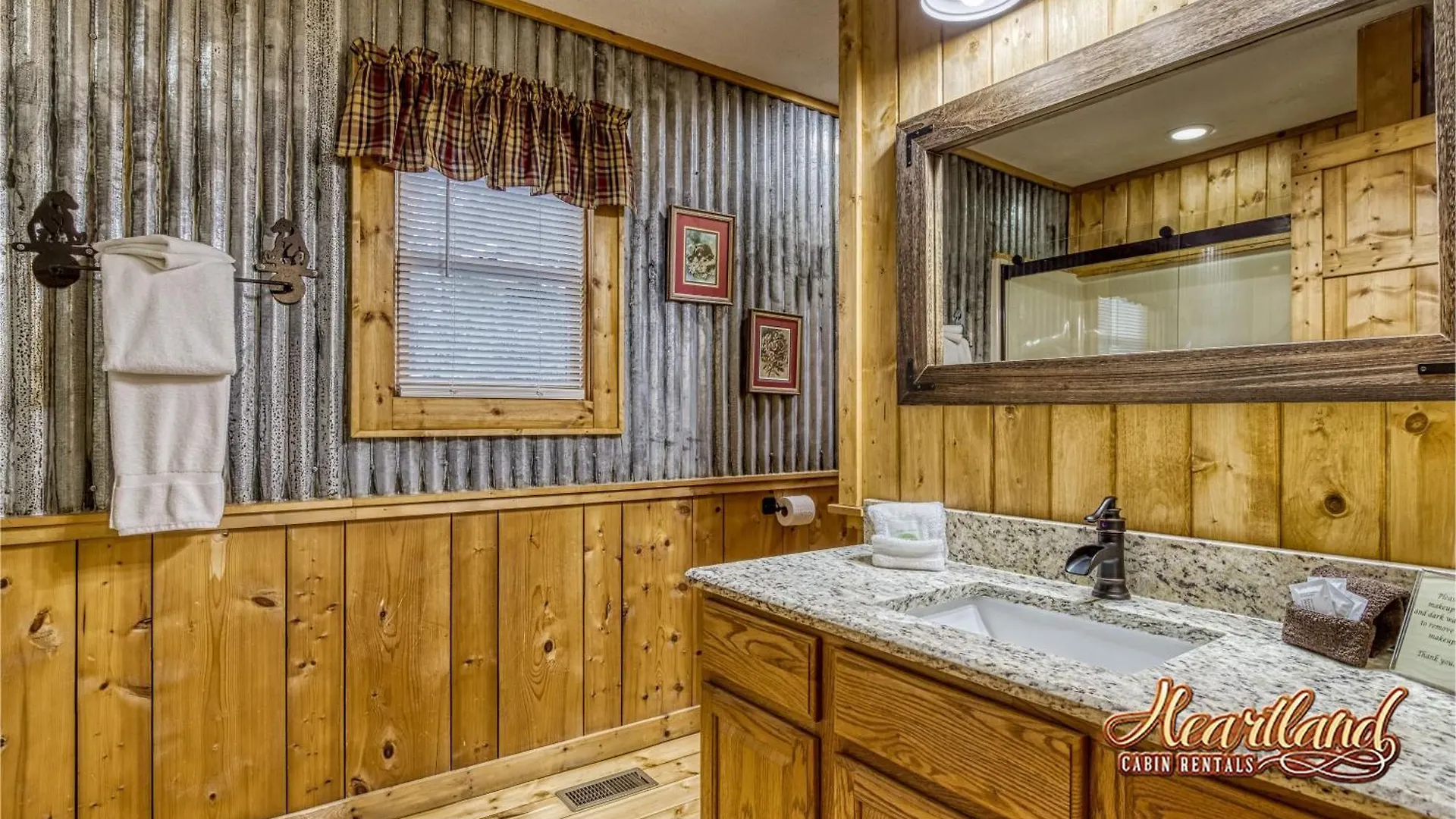 Of The World 2 Bedroom 2 Bath Between And Gatlinburg Pigeon Forge