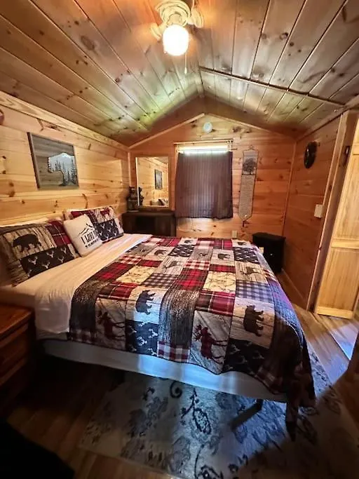 Cozy Walking Distance To Parkway! Casa vacanze