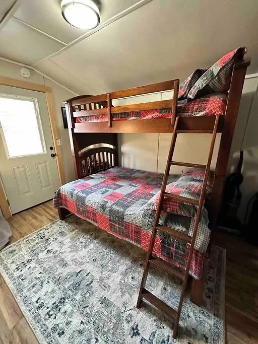 Holiday home Cozy Walking Distance To Parkway! *