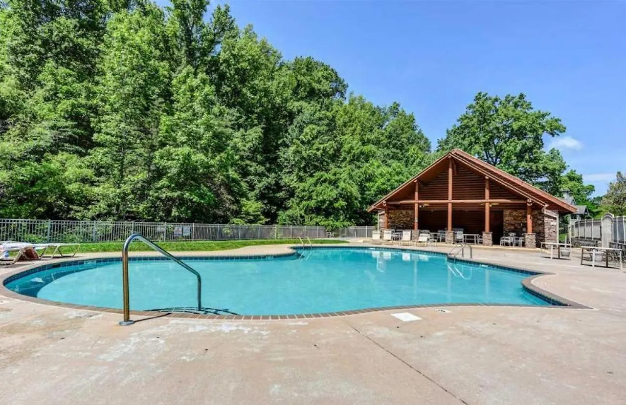 Wilderness Theater And Holiday home Pigeon Forge