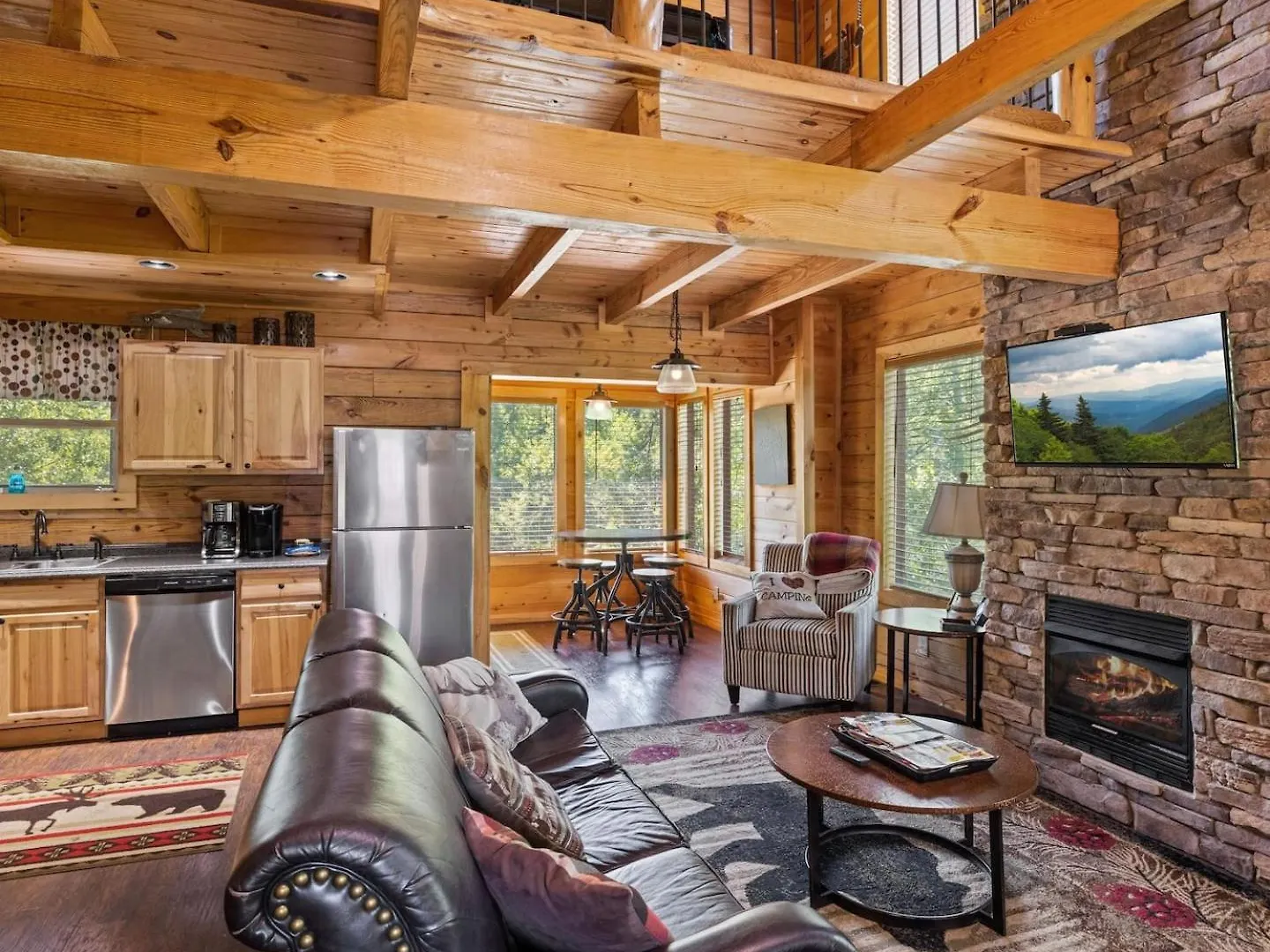 Steps From Pf 3br Escape Theater & Hot Tub *