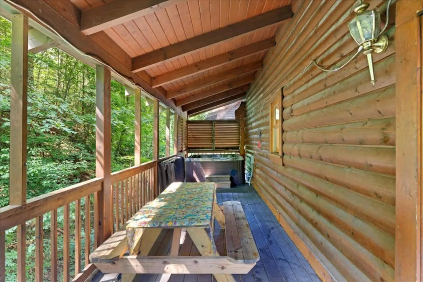 5Br Smoky Cabin Hot Tub, Games, 1 Mi To Parkway Pigeon Forge