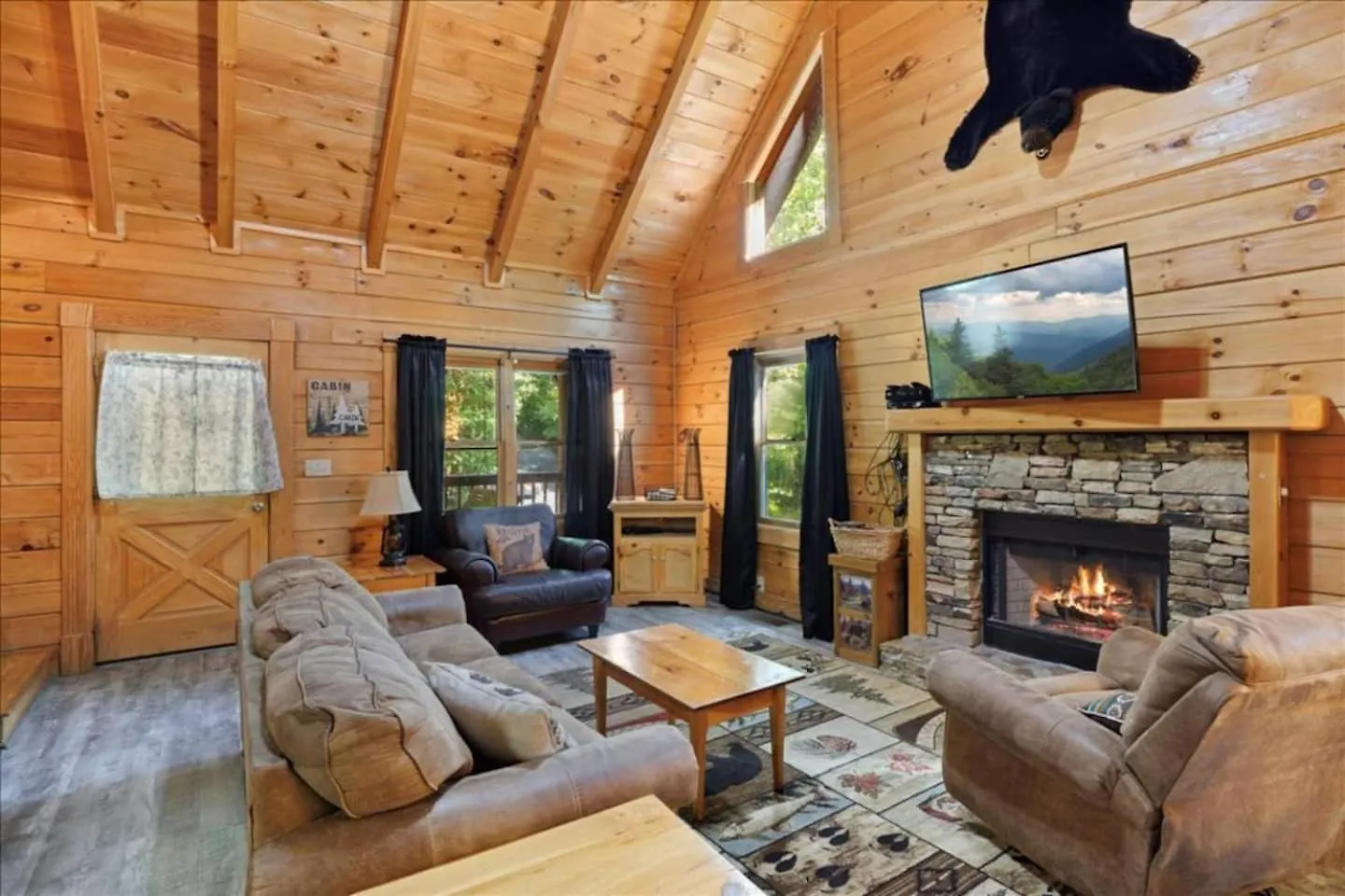 5Br Smoky Cabin Hot Tub, Games, 1 Mi To Parkway * Pigeon Forge