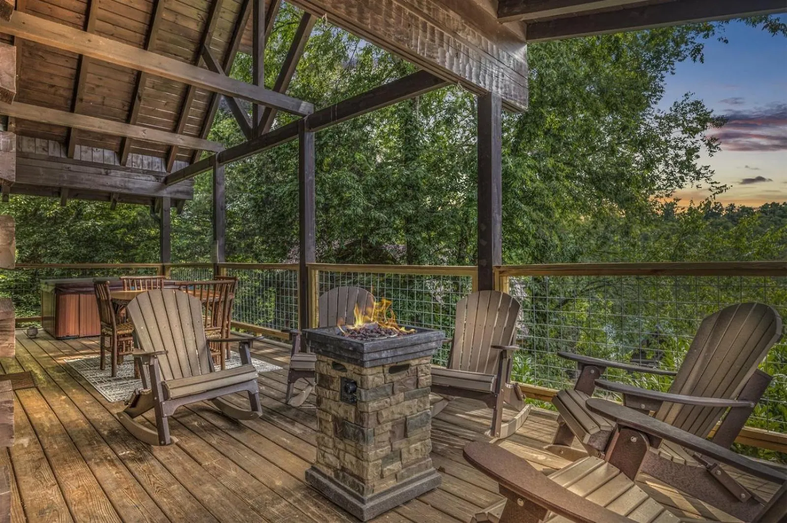 Near Dollywood With Pool Table-hot Tub-fire Pit-game Room-swimming Pool