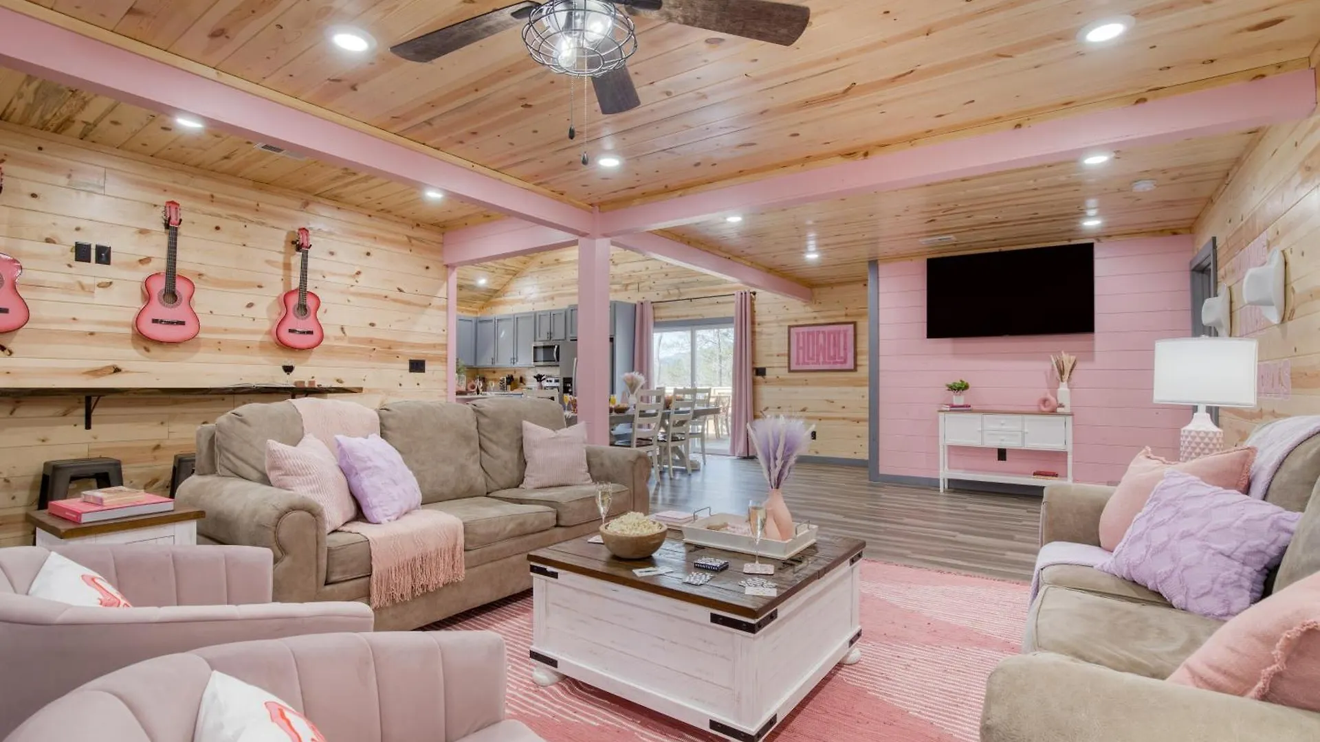 Pink Pines Avantstay Luxury Aesthetic Dream Indoor Pool Hot Tub Holiday home Pigeon Forge