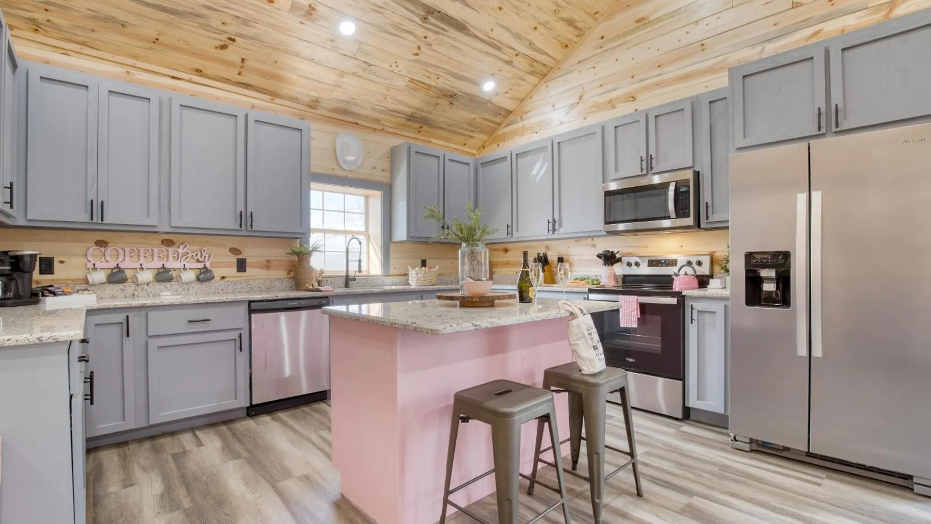 Pink Pines Avantstay Luxury Aesthetic Dream Indoor Pool Hot Tub * Pigeon Forge