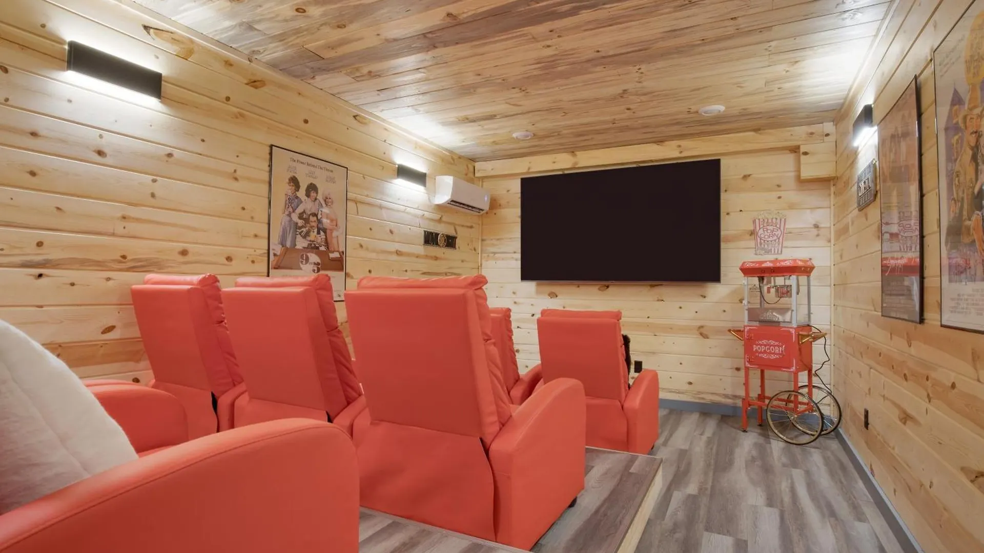 Pink Pines Avantstay Luxury Aesthetic Dream Indoor Pool Hot Tub Holiday home Pigeon Forge