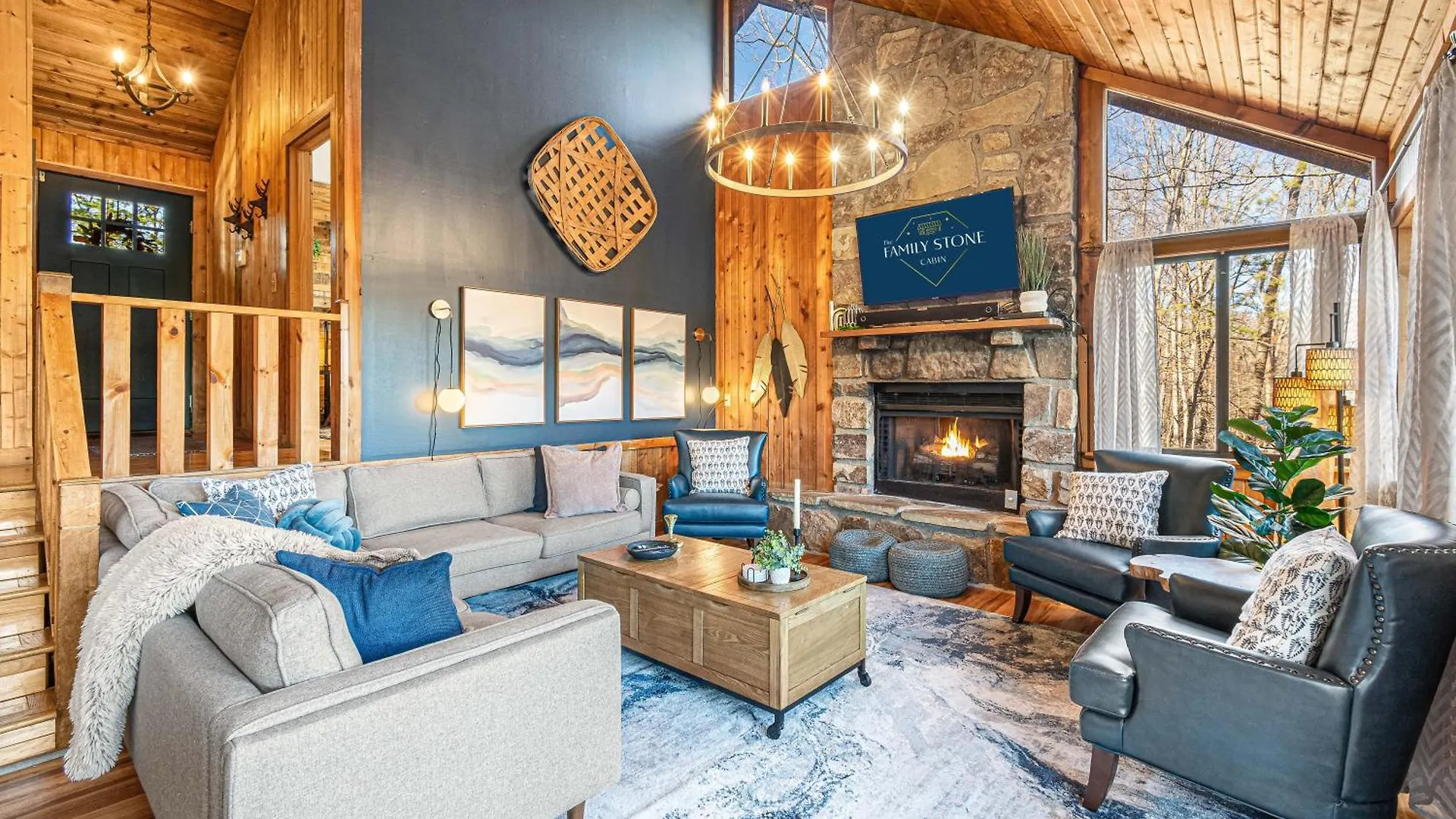 The Family Stone Luxe Sleeps 12 Hot Tub Dogfriendly Dollywood Holiday home Pigeon Forge
