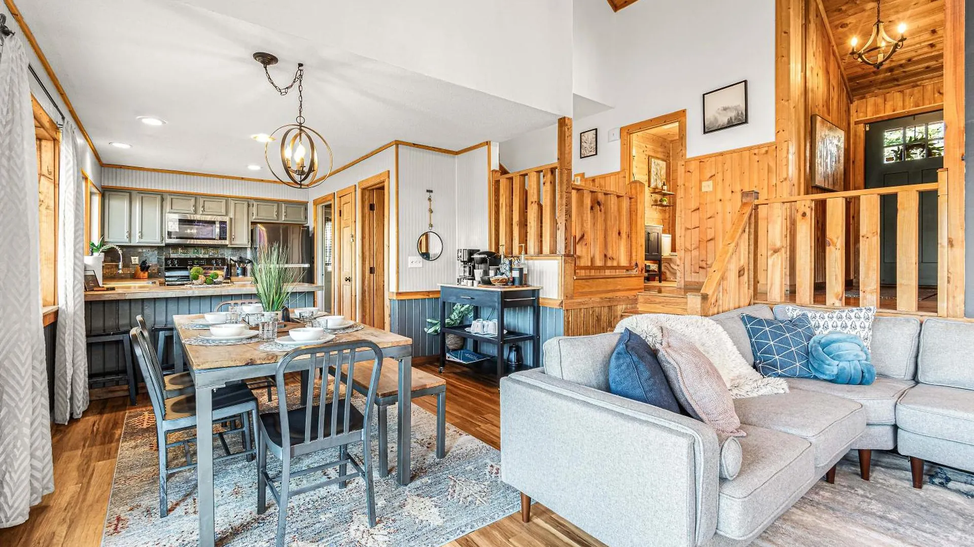 The Family Stone Luxe Sleeps 12 Hot Tub Dogfriendly Dollywood Pigeon Forge
