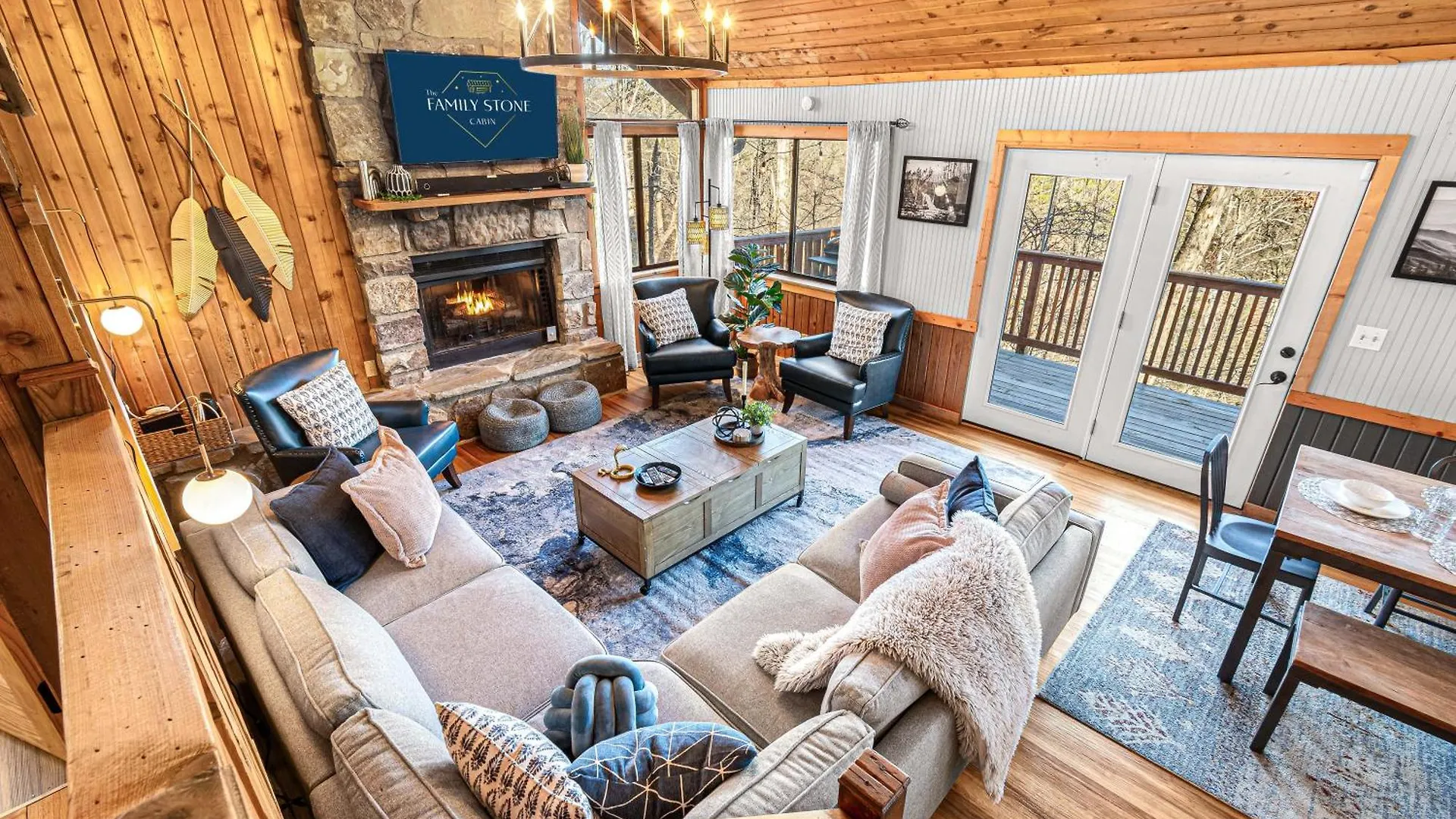 Holiday home The Family Stone Luxe Sleeps 12 Hot Tub Dogfriendly Dollywood Pigeon Forge