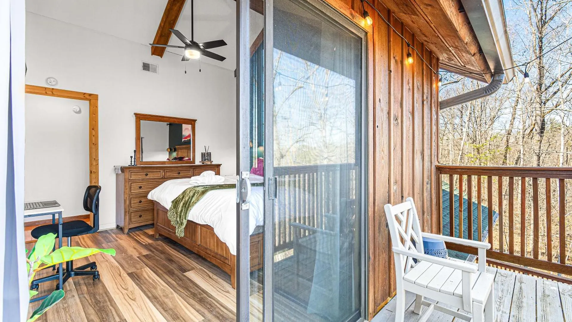 The Family Stone Luxe Sleeps 12 Hot Tub Dogfriendly Dollywood Holiday home Pigeon Forge