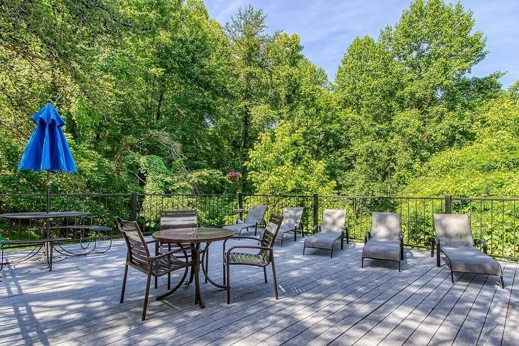 Near Dollywood Updated - Pinecrest Townhomes Pigeon Forge