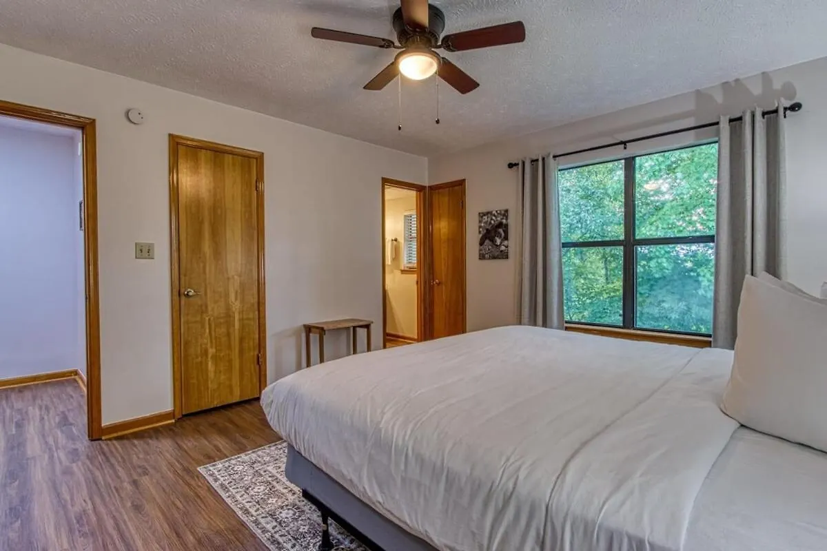 Near Dollywood Updated - Pinecrest Townhomes Holiday home Pigeon Forge