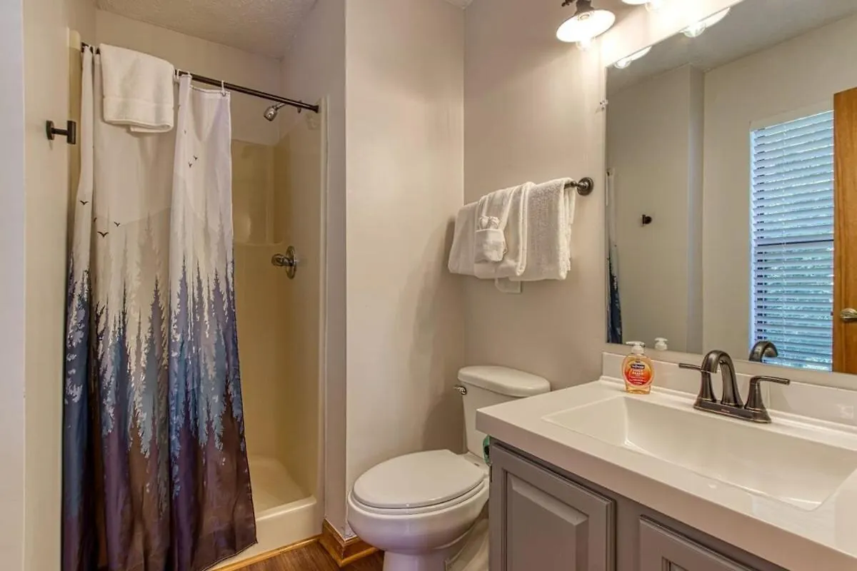 Holiday home Near Dollywood Updated - Pinecrest Townhomes *