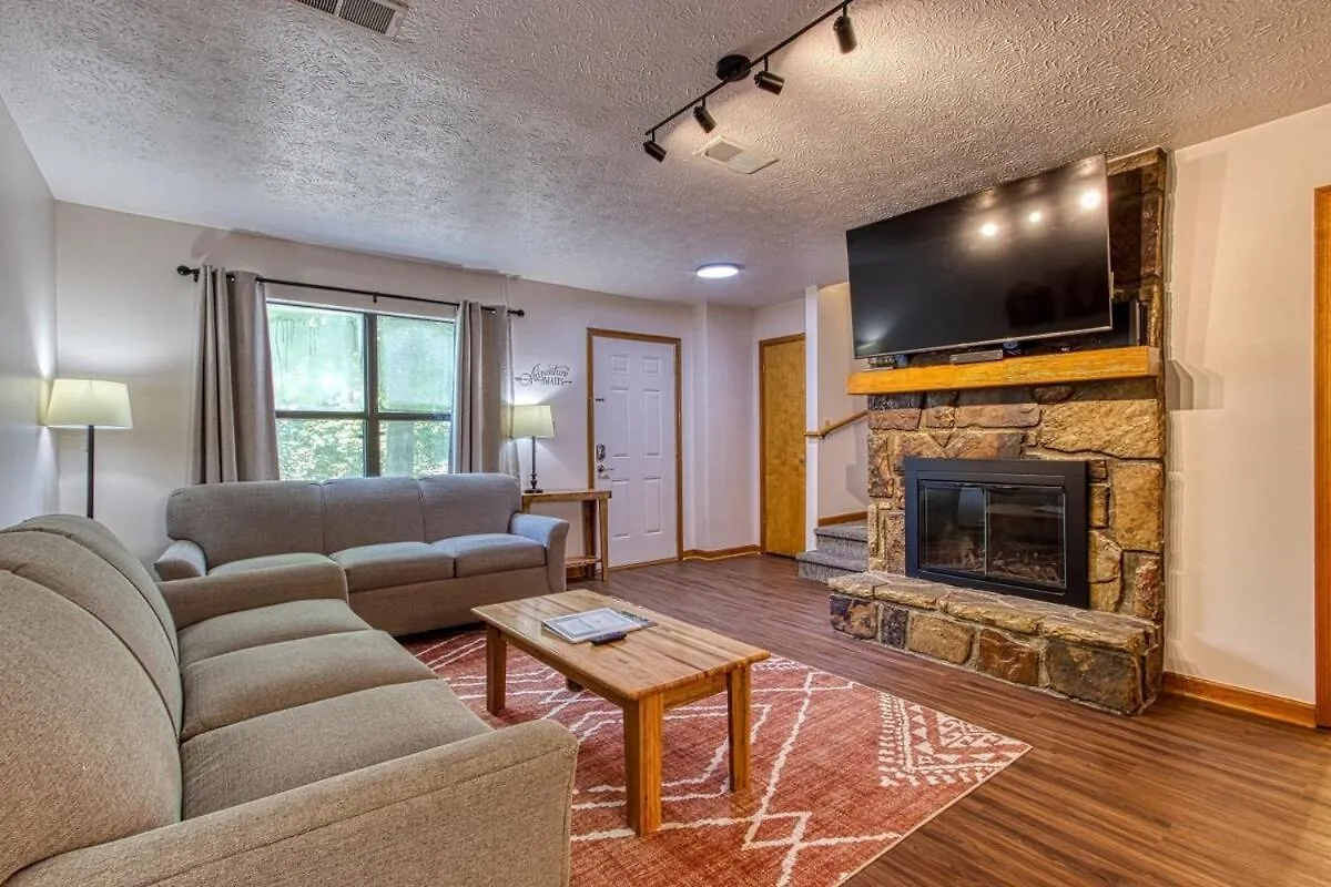Near Dollywood Updated - Pinecrest Townhomes Pigeon Forge