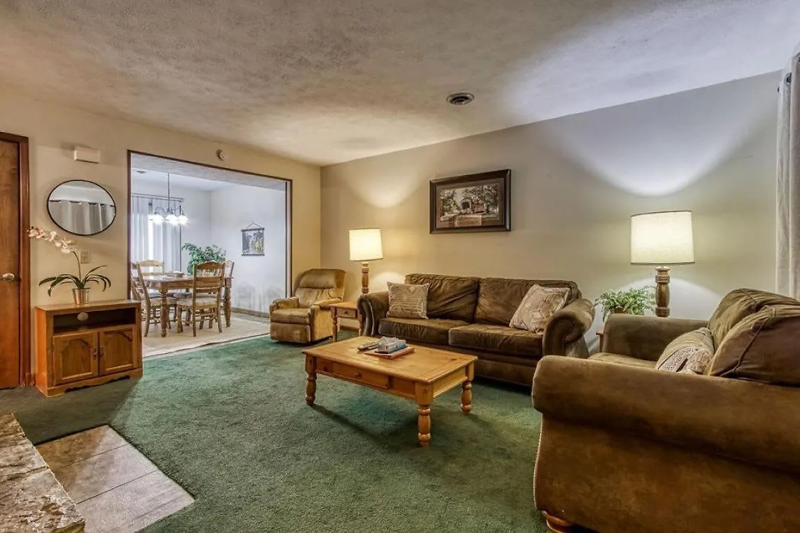 Holiday home Pinecrest Townhomes-1king 2bunk Unit