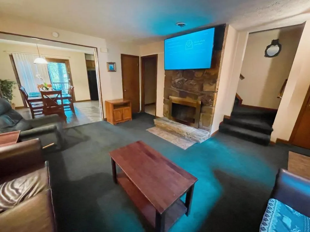 Pinecrest Townhomes-1king-2queen Unit Holiday home