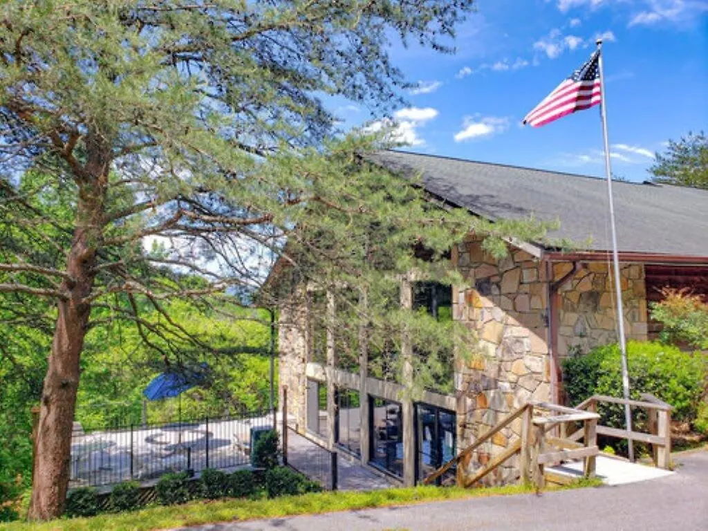 Pinecrest Townhomes-1king-2queen Unit Holiday home Pigeon Forge
