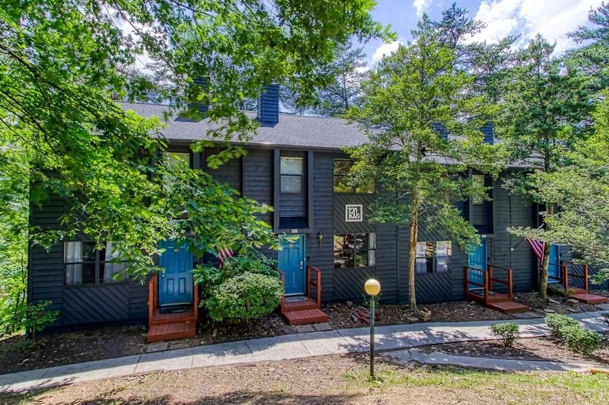 Holiday home Pinecrest Townhomes-1king 2bunk Unit- Updated Pigeon Forge