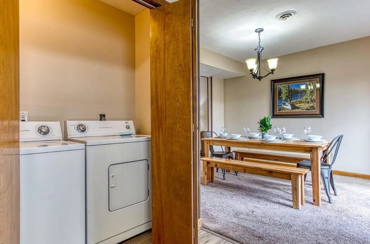 Pinecrest Townhomes-1king-2queen Unit-updated
