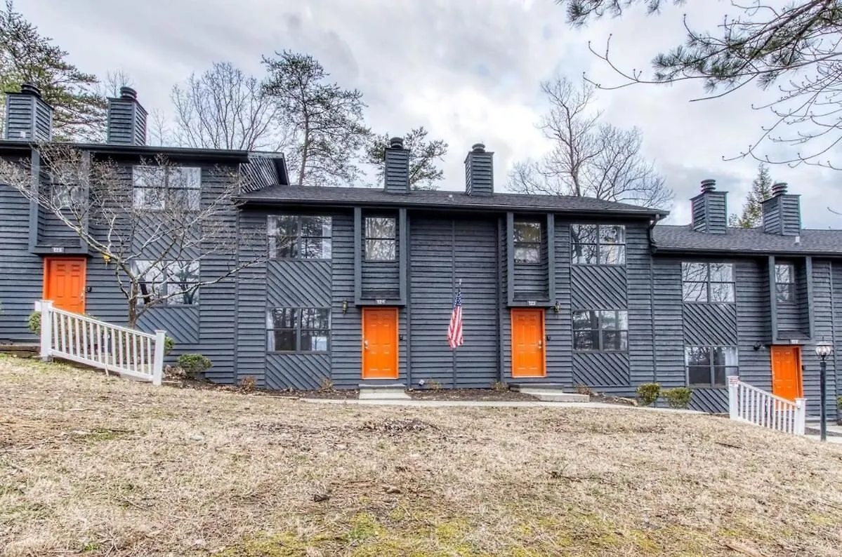 Pinecrest Townhomes-1king-2queen Unit-updated * Pigeon Forge