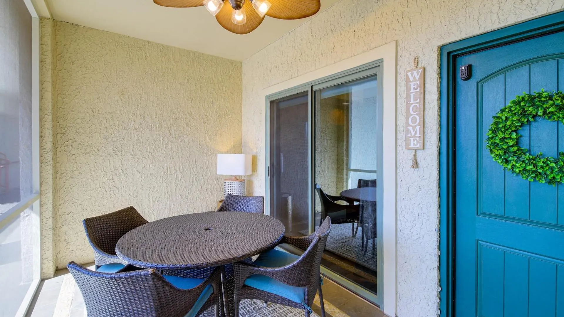 Apartment Elegant With Golf Course View! *