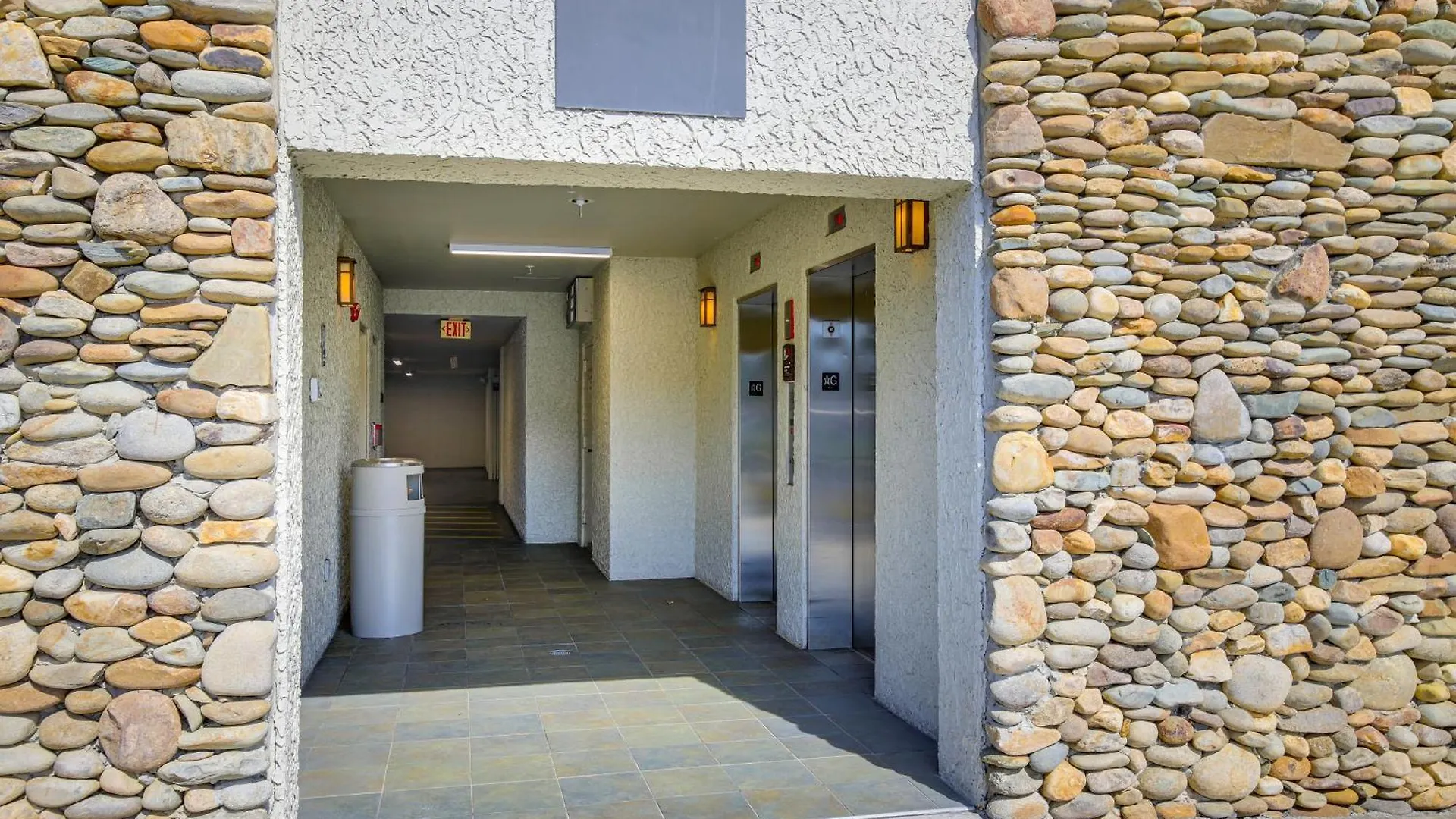 Elegant With Golf Course View! *