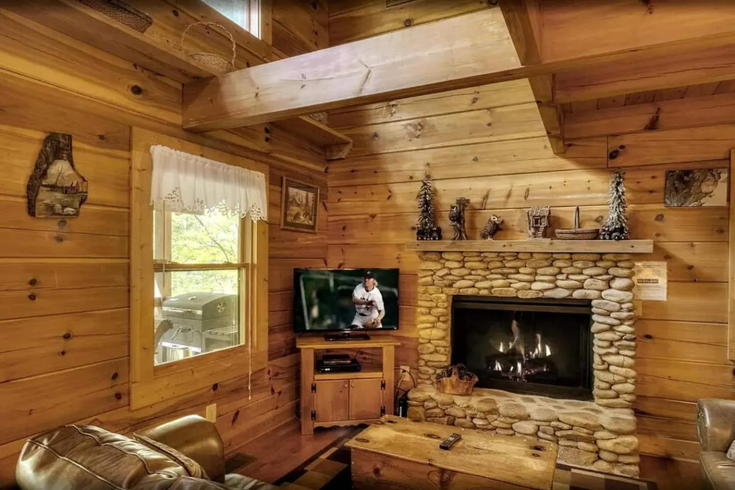 Cozy Loft Firepit, Jacuzzi Near Holiday home Pigeon Forge