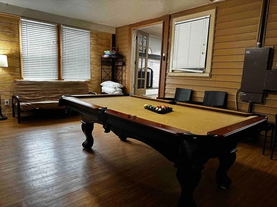 Holiday home Large - Walking Distance To Parkway