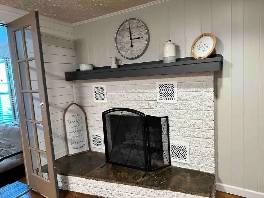 Large - Walking Distance To Parkway *