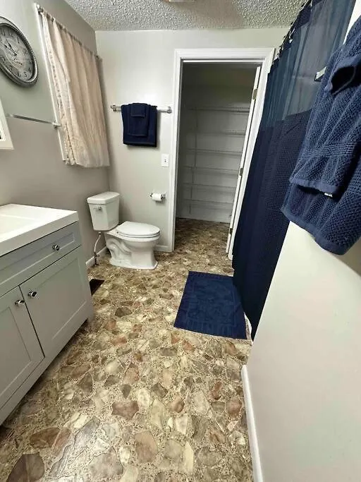 Holiday home Large - Walking Distance To Parkway