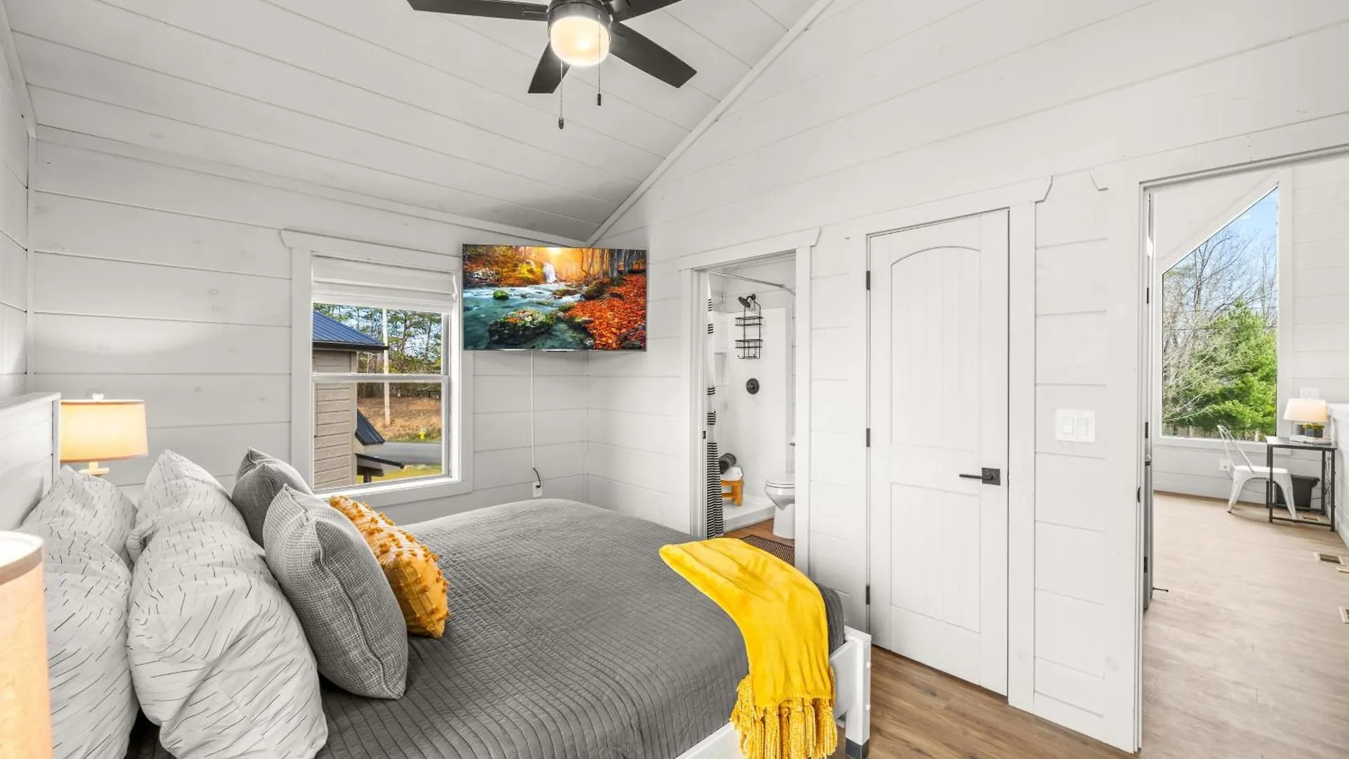 New - Heated Indoor Pool, Jacuzzi, Gameroom Holiday home *