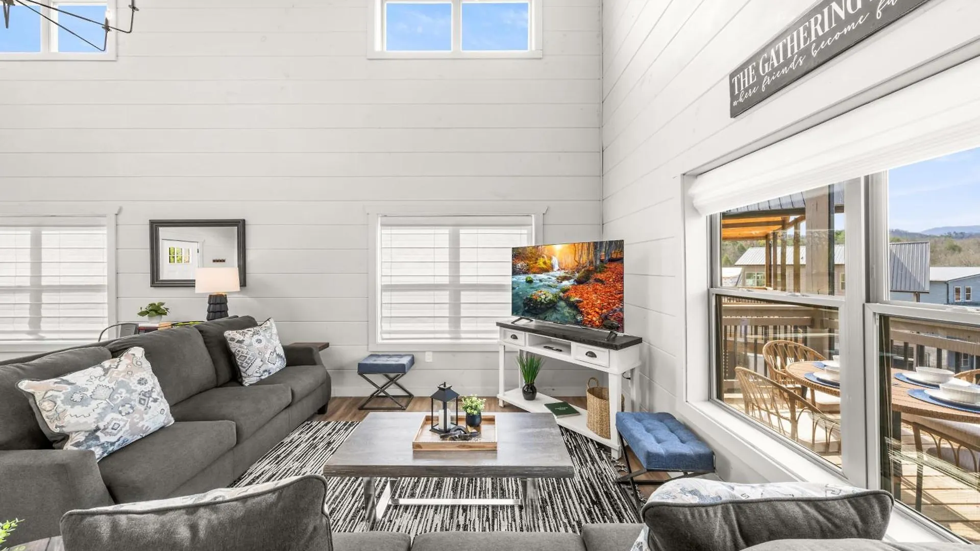 New - Heated Indoor Pool, Jacuzzi, Gameroom *