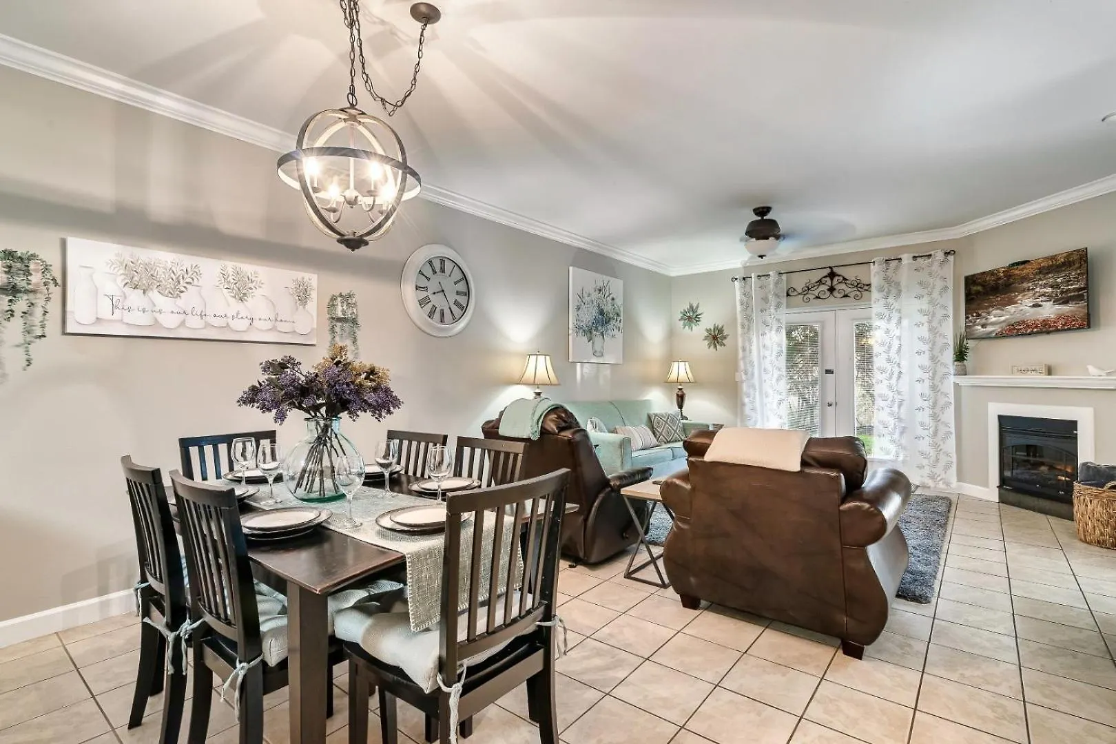 Luxury Condo, Sleeps 6, 3.2 Miles To Dollywood Apartment