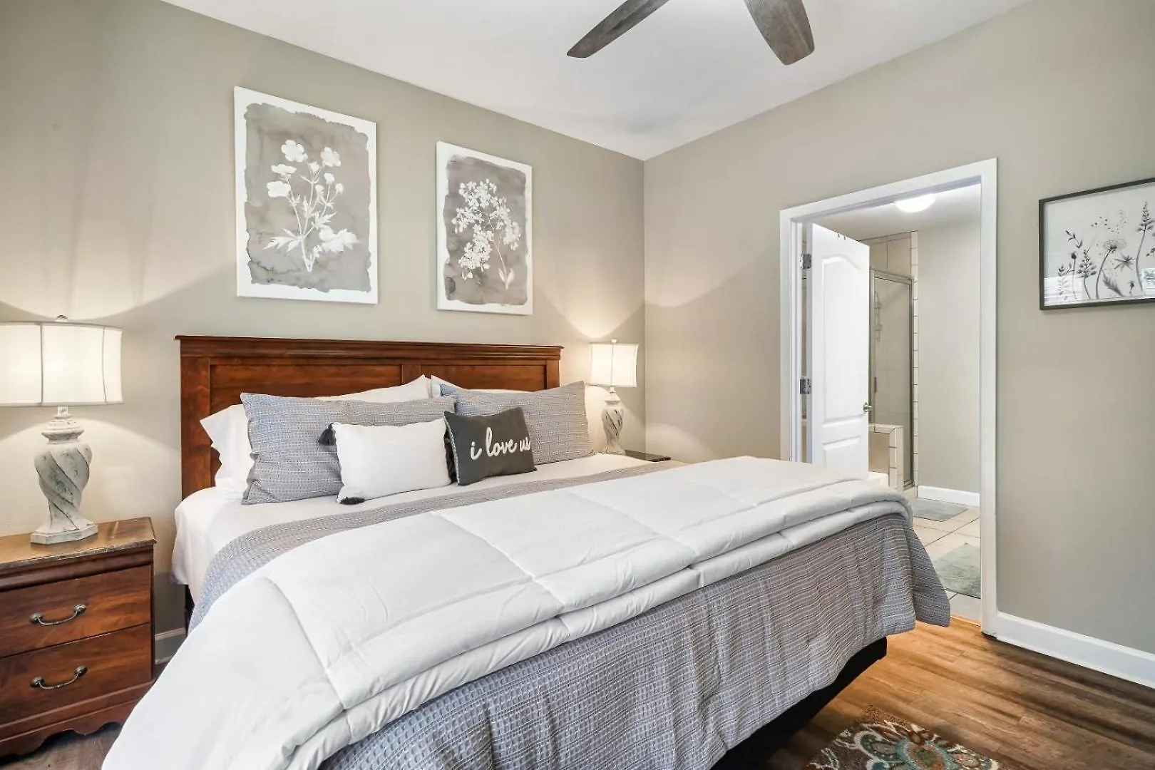 Apartment Luxury Condo, Sleeps 6, 3.2 Miles To Dollywood *