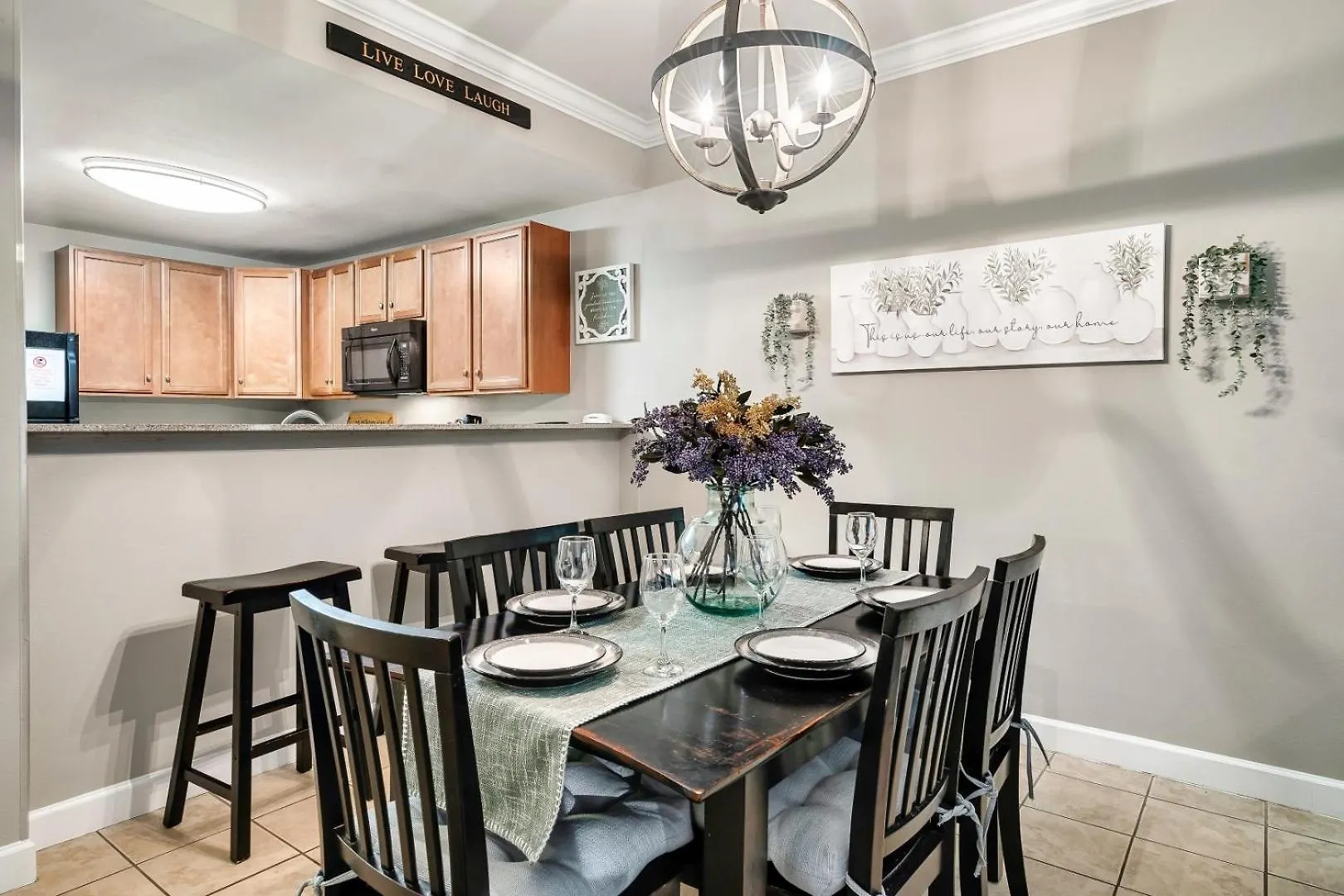 Apartment Luxury Condo, Sleeps 6, 3.2 Miles To Dollywood Pigeon Forge