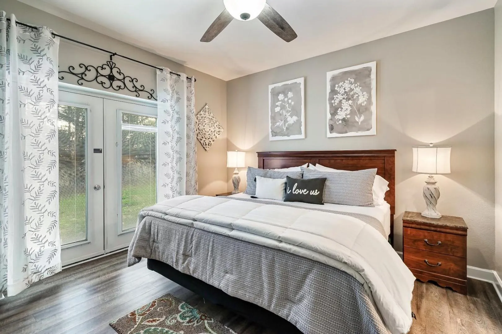 Luxury Condo, Sleeps 6, 3.2 Miles To Dollywood Pigeon Forge