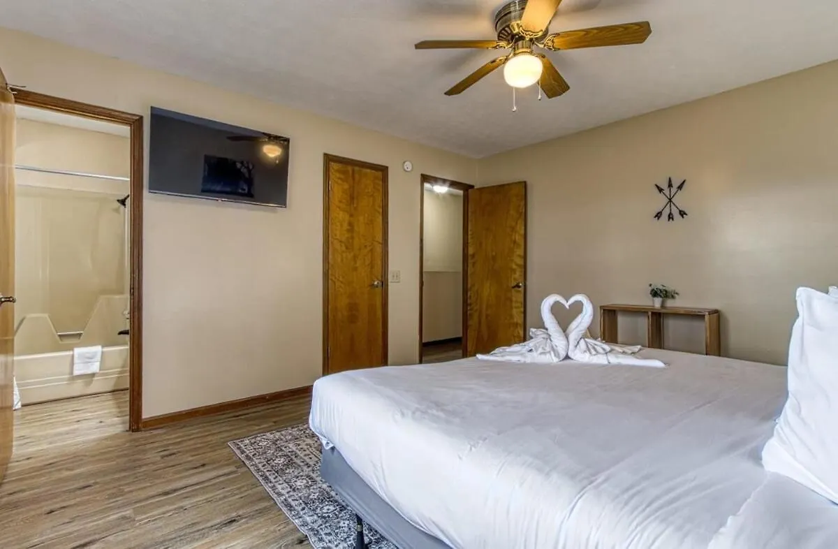 Pinecrest 1k 2q Next To Dollywood Holiday home