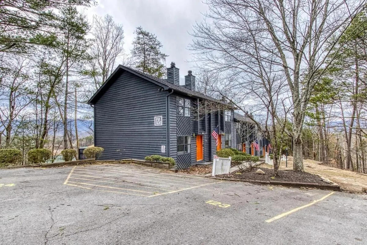 Pinecrest 1k 2q Next To Dollywood